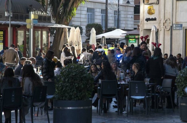 Cerrojazo a la hostelería en Murcia: los bares echarán la persiana a las seis de la tarde el 5 y el 6 de enero 