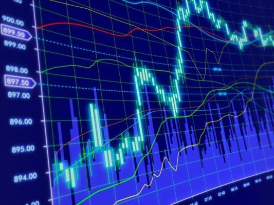 El Ibex 35 inicia el año con fuerza: abre subiendo un 1,3%