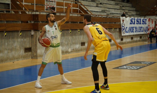 El TAU Castelló prosigue su buena racha con una victoria trabajada ante el Real Canoe (67-77)