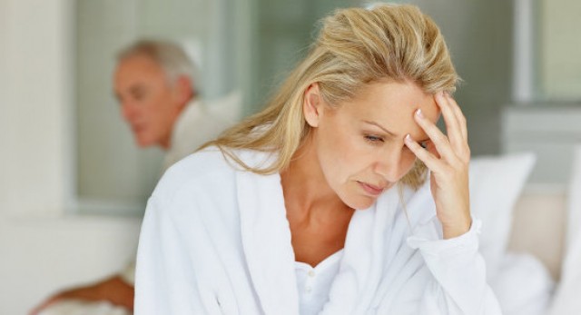 La edad avanzada en la menopausia y el uso de la terapia hormonal producen más riesgo de pérdida auditiva