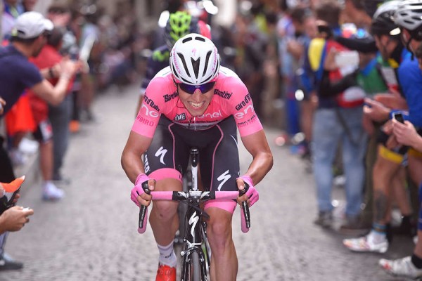 Polanc se impone en la cima del Etna; Bob Jungels es la nueva 'maglia' rosa