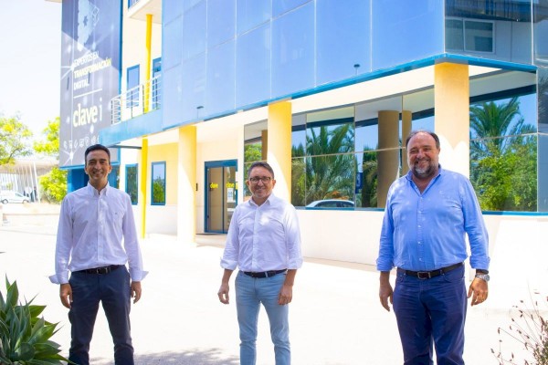 Los propietarios de Clavei crean una firma de gestión de acciones e inmuebles y amplían capital en su holding