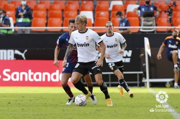 Wass y Maxi afrontan el partido ante el Cádiz con cuatro tarjetas
