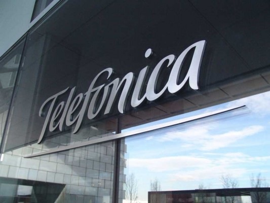 Telefónica se embolsará unos 515 millones por el dividendo de su filial alemana

