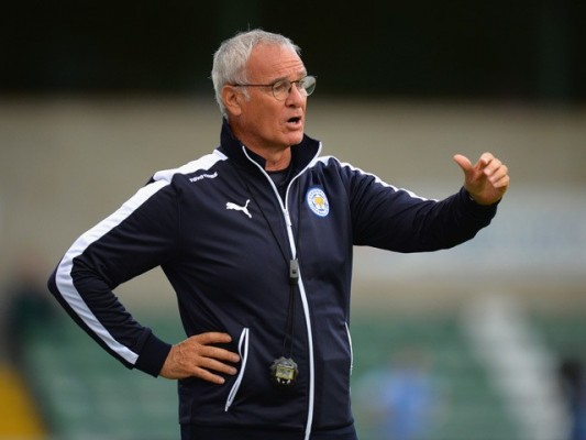 Ranieri considera que Neville puede lograr algo 