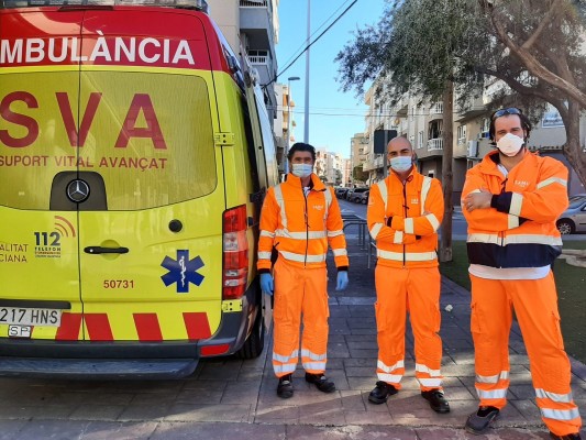 Elche cuenta desde hoy con un servicio de UVI móvil ubicado 
en el centro social de El Altet
