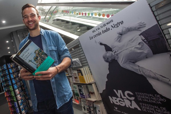 Tres libros publicados traducidos en 40 idiomas, seis millones de ventas: Joël Dicker en VLC Negra 