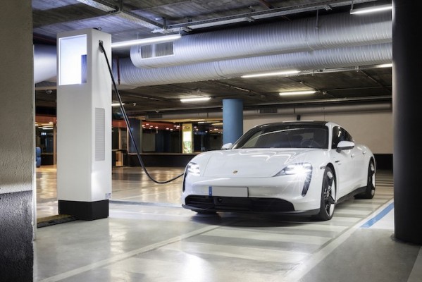 Porsche instala cargadores superrápidos en las principales ciudades de la Península
