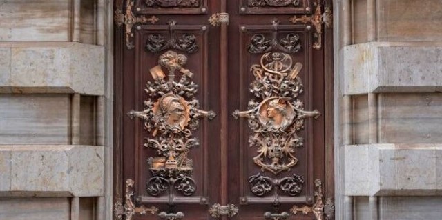 Puertas que hablan del pasado de Cartagena en un año que empieza