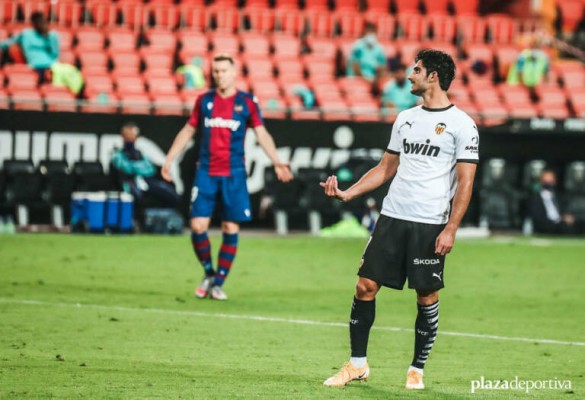 Guedes fue expulsado por decirle al árbitro 