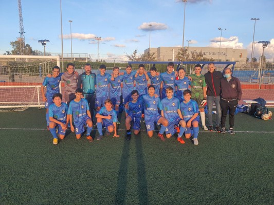 La U.D. Oliva: a la espera de seguir fomentando el deporte en su escuela de fútbol base tras el rebrote