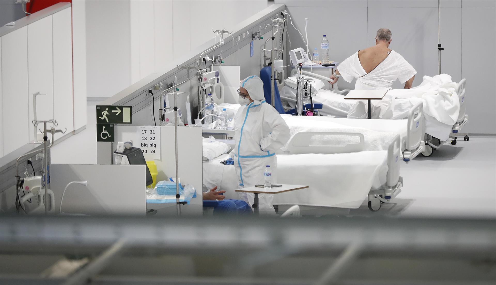 Sanidad notifica 16.716 nuevos casos y 247 muertes con covid-19, mientras la incidencia sube hasta 265