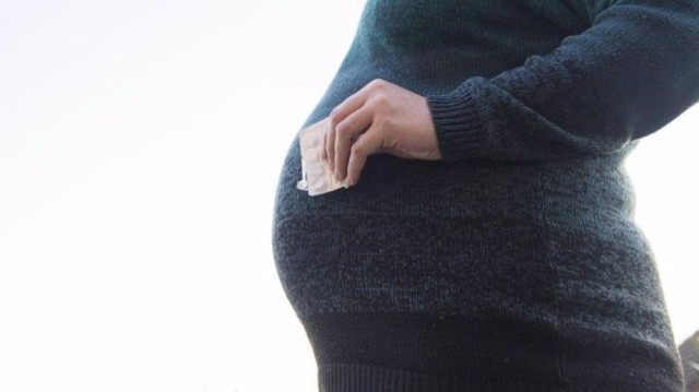 Un estudio apunta que las embarazadas transmiten niveles bajos de anticuerpos a sus bebés