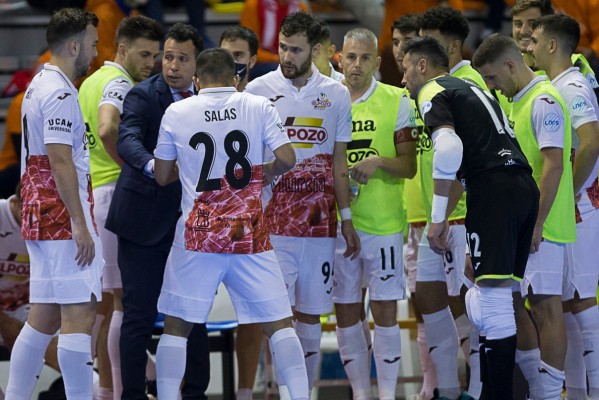 ElPozo hace trabajar a sus jugadores en casa tras los positivos detectados en su plantilla