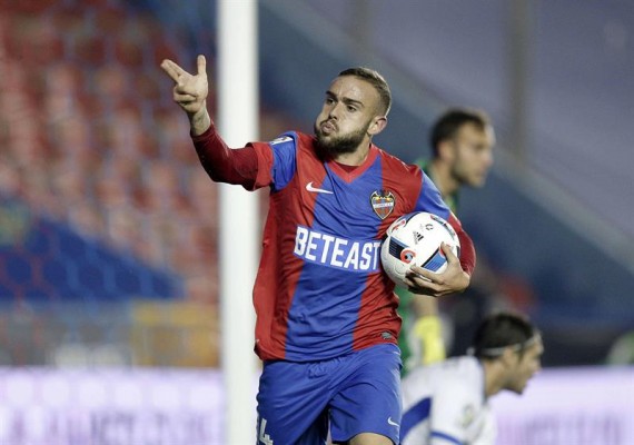 Levante y Espanyol igualan en un partido de alternativas