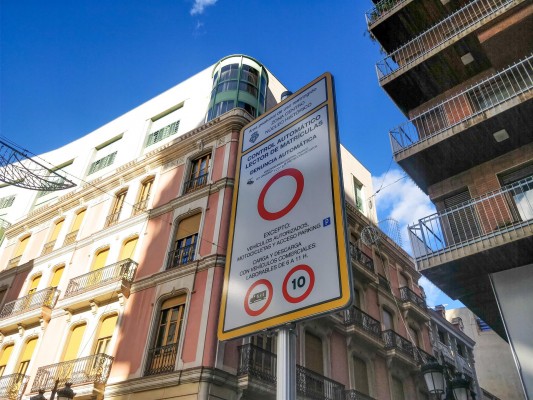 Castelló no comenzará a multar a los vehículos que circulen por el centro hasta el 15 de febrero