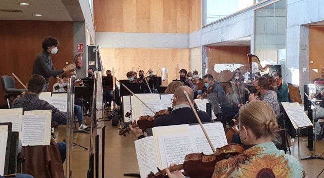 La Orquesta Sinfónica de la Región ofrece sus tradicionales conciertos de Año Nuevo bajo la batuta de Cristóbal Soler
