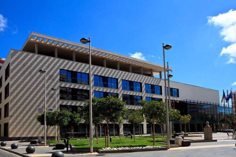Almassora cierra espacios públicos y suspende los actos de Reyes por el avance de la covid