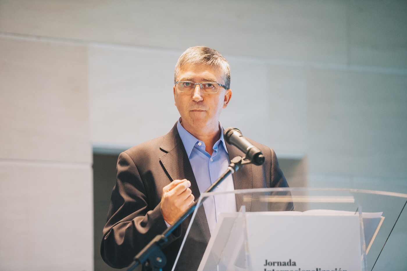 El Consell desbloquea el Patsecova tras prometer a los supermercados modificarlo más adelante