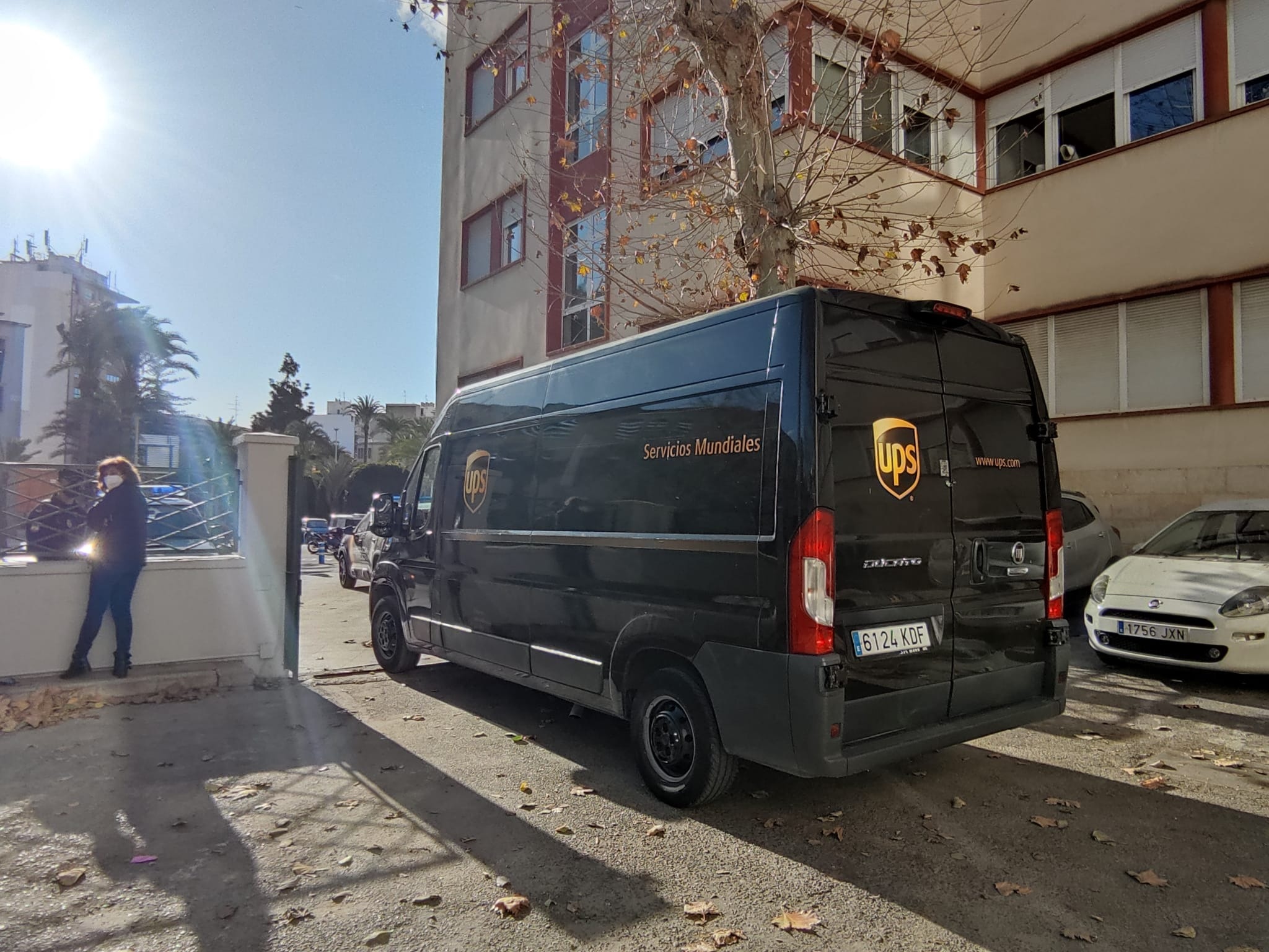 La llegada de las vacunas a Alicante, este martes.  - 