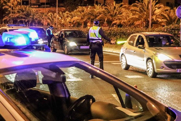 La Policía de Alicante disuelve 19 fiestas e impone 66 denuncias por incumplir las medidas anticovid