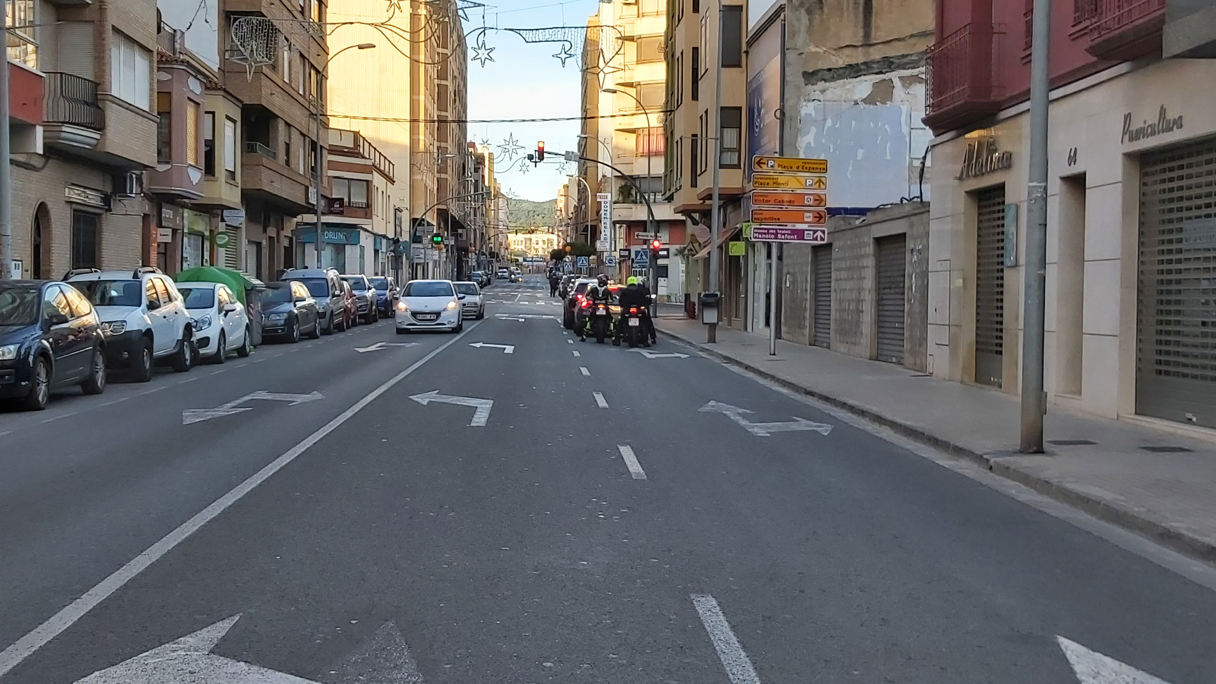 Onda encuesta a sus vecinos sobre la remodelación de la avenida País Valencià en bulevar comercial