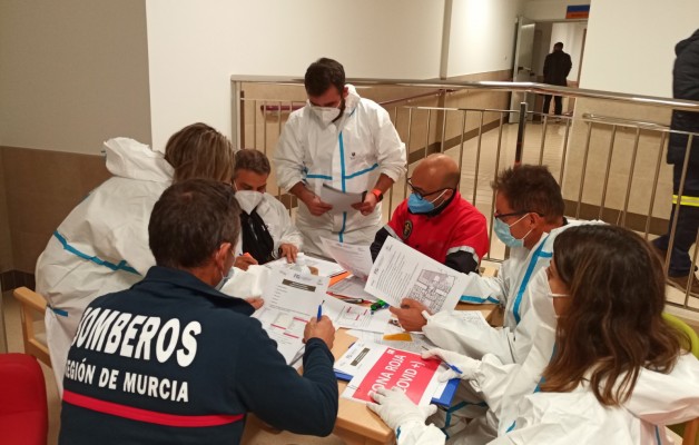 Los bomberos de la Región podrán desinfectar residencias de mayores en caso de brotes de covid