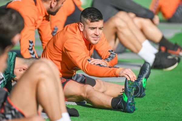 El Elche regresa al trabajo pendiente de la recuperación de Diego González y 'Nuke' Mfulu