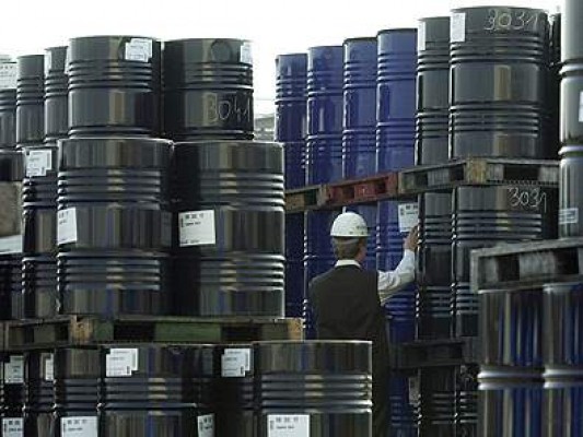 El barril de petróleo Brent supera los 43 dólares a la espera de la decisión de la OPEP

