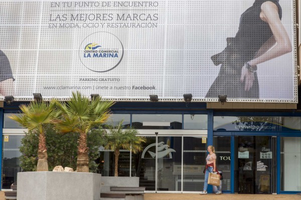 Nuevo cierre en La Marina de Finestrat: la tienda de moda Shana, del grupo español Comdifil