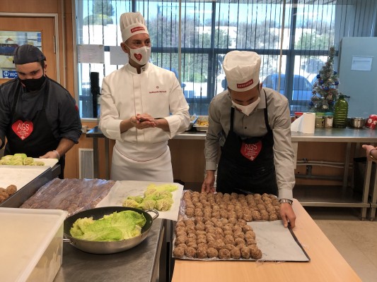Alicante Gastronómica distribuye cerca de 10.000 menús navideños entre los colectivos más vulnerables