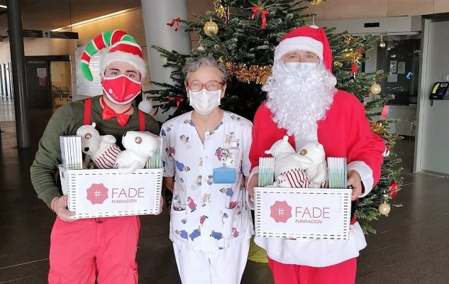 FADE lleva la Navidad a los menores y pacientes oncohematológicos del Hospital Santa Lucía gracias a IKEA