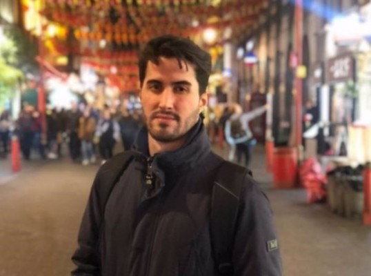 Un sanitario murciano que trabaja en Londres, entre los primeros que recibirá la vacuna en Reino Unido