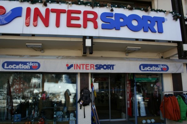 El juez liquida la tienda de InterSport en Xàbia del expresidente de Facpyme Pedro Reig