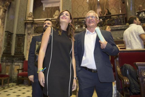 Ribó mantiene la subvención a Escola Valenciana pese a la ordenanza municipal y Antifraude