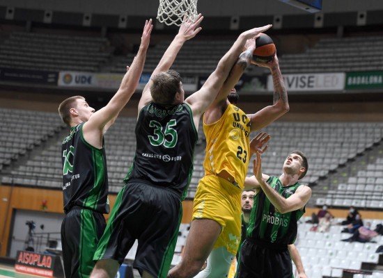 El UCAM CB encaja 83 puntos por partido, sólo más que siete rivales, casi todos de la zona baja
