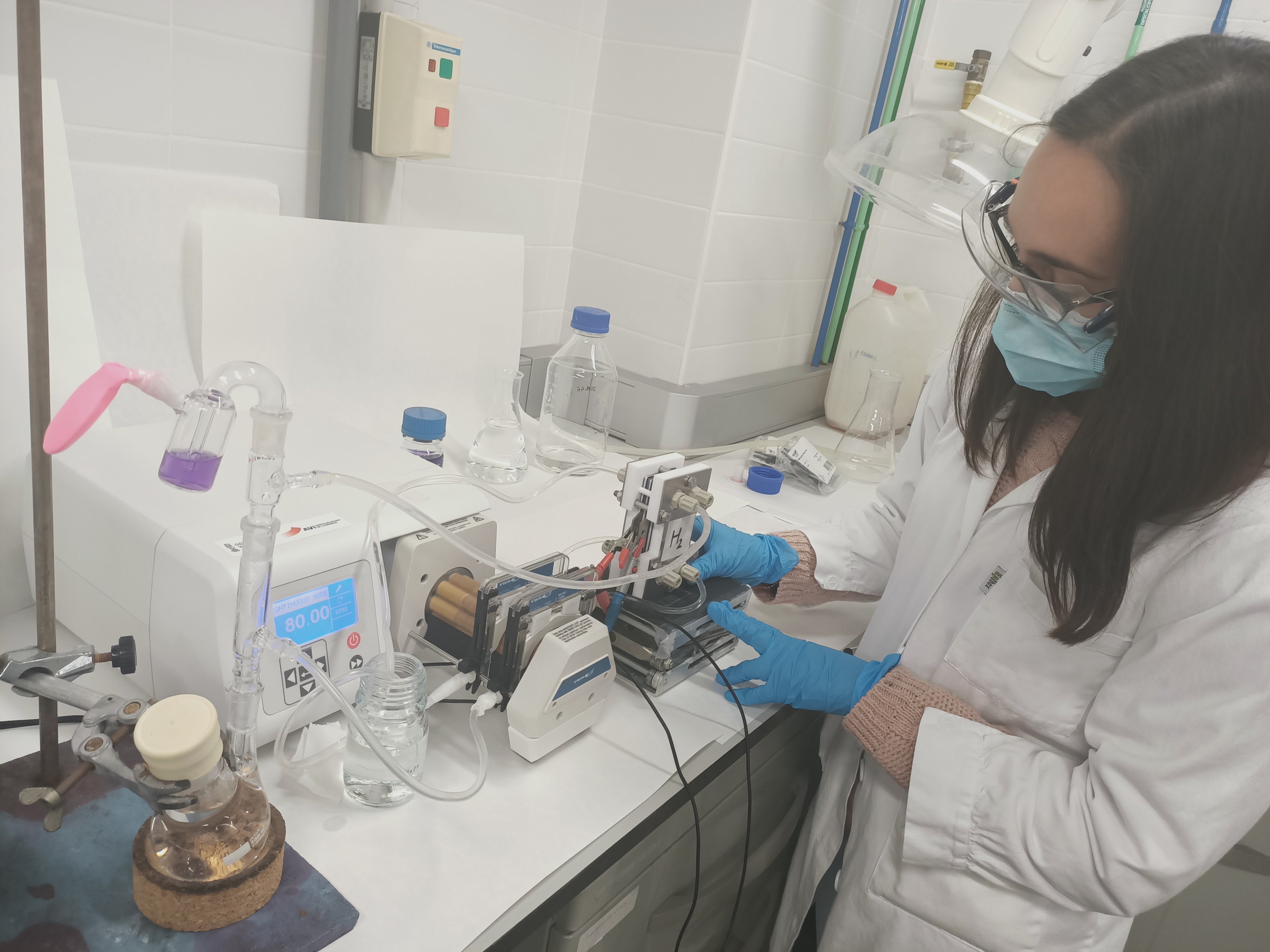 El INAM de la UJI se marca como objetivo producir hidrógeno verde y almacenarlo en forma líquida