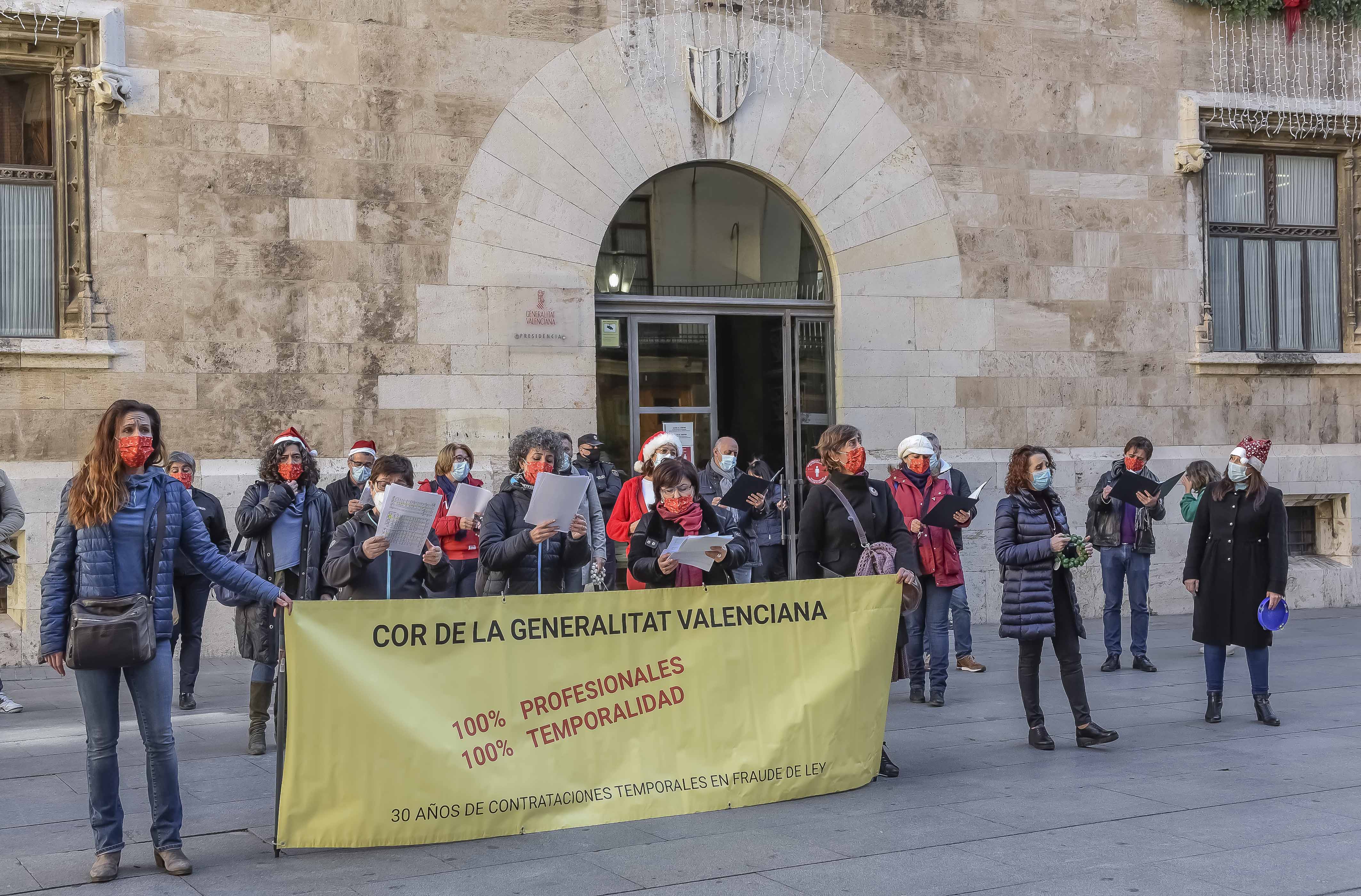 El Cor de la Generalitat ‘canta’ sus demandas al President

