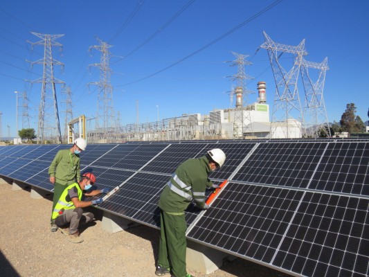 Iberdrola acaba la planta solar junto a su ciclo combinado tras invertir 2,3 millones de euros