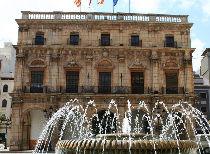 Al Fadrell le entran las prisas con las licitaciones y adjudicaciones: cinco de una tacada