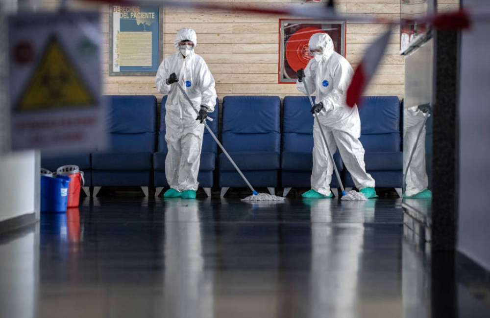 Labores de limpieza e higienizzación en el Hospital Provincial de Castellón. (Foto: Carme Ripollès) - 