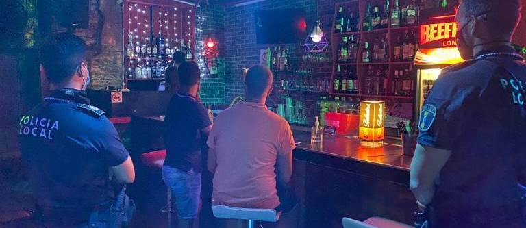 La Policía actúa en un local donde se incumplían las medidas . Foto: ARCHIVO - 