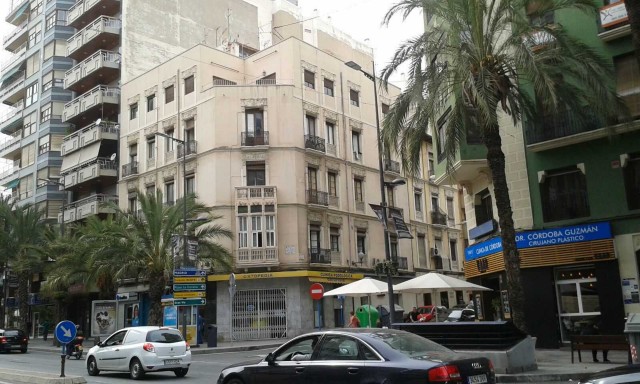Los cinco edificios 'pasto de la piqueta' que Alicante ya no puede salvar