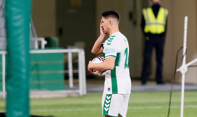 El Elche-Osasuna acaba con trifulca