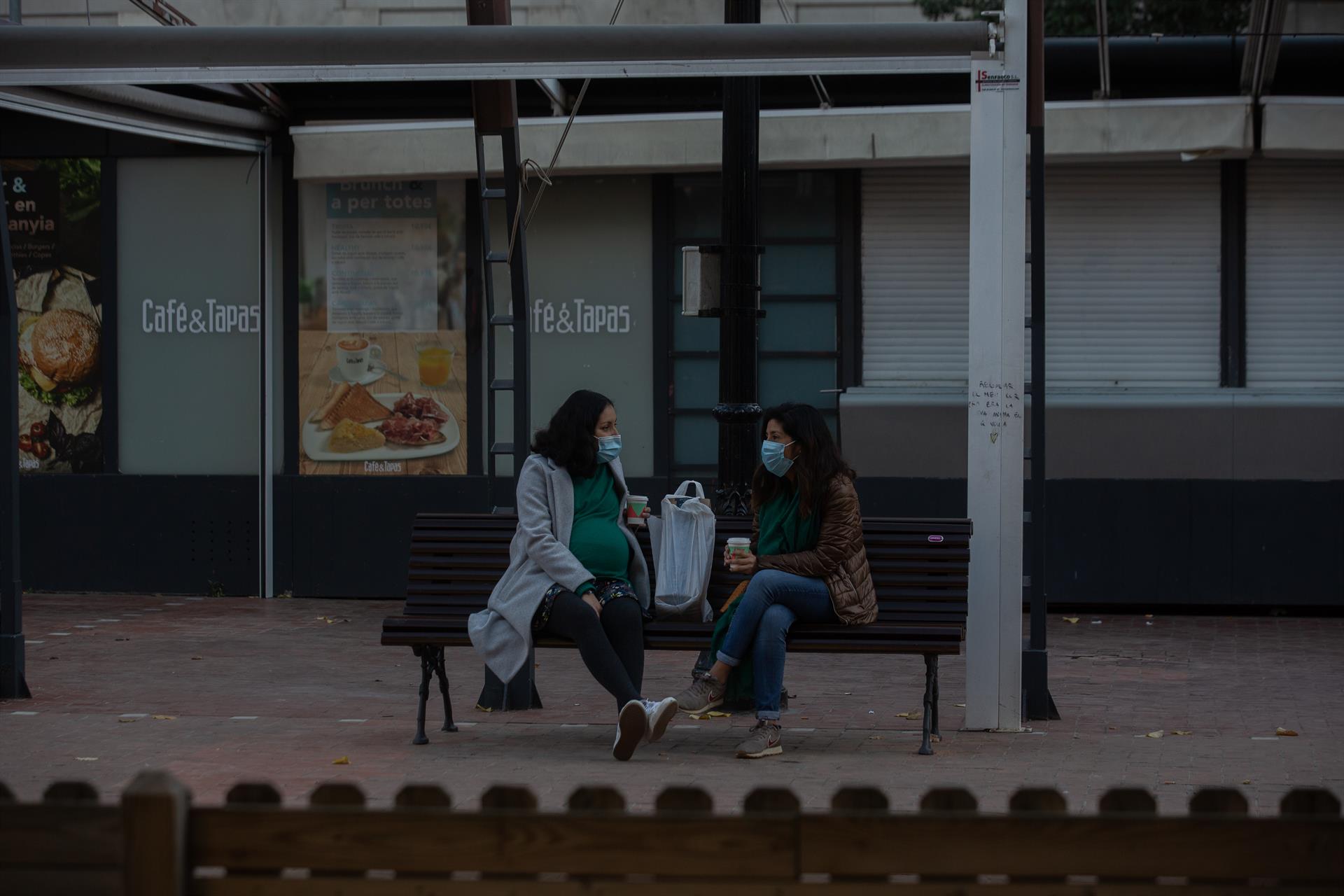 La Comunitat Valenciana, entre las 6 CCAA en riesgo extremo por covid-19 a tres días de Navidad