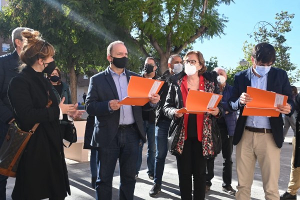 Dalmau destaca la obra pionera de regeneración de viviendas del grupo Tomás y Valiente de Burriana