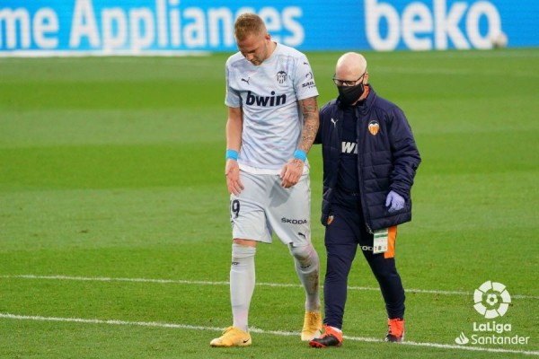 El Valencia pierde a Racic y a Kang In para recibir al Sevilla