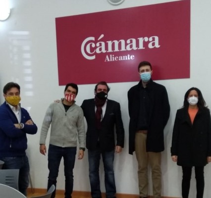 Ashiato se alía con Revoluz para reducir el gasto energético