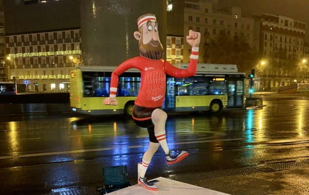 Dos ninots 'runners' de Mininot se plantan en Madrid con motivo de la San Silvestre Vallecana