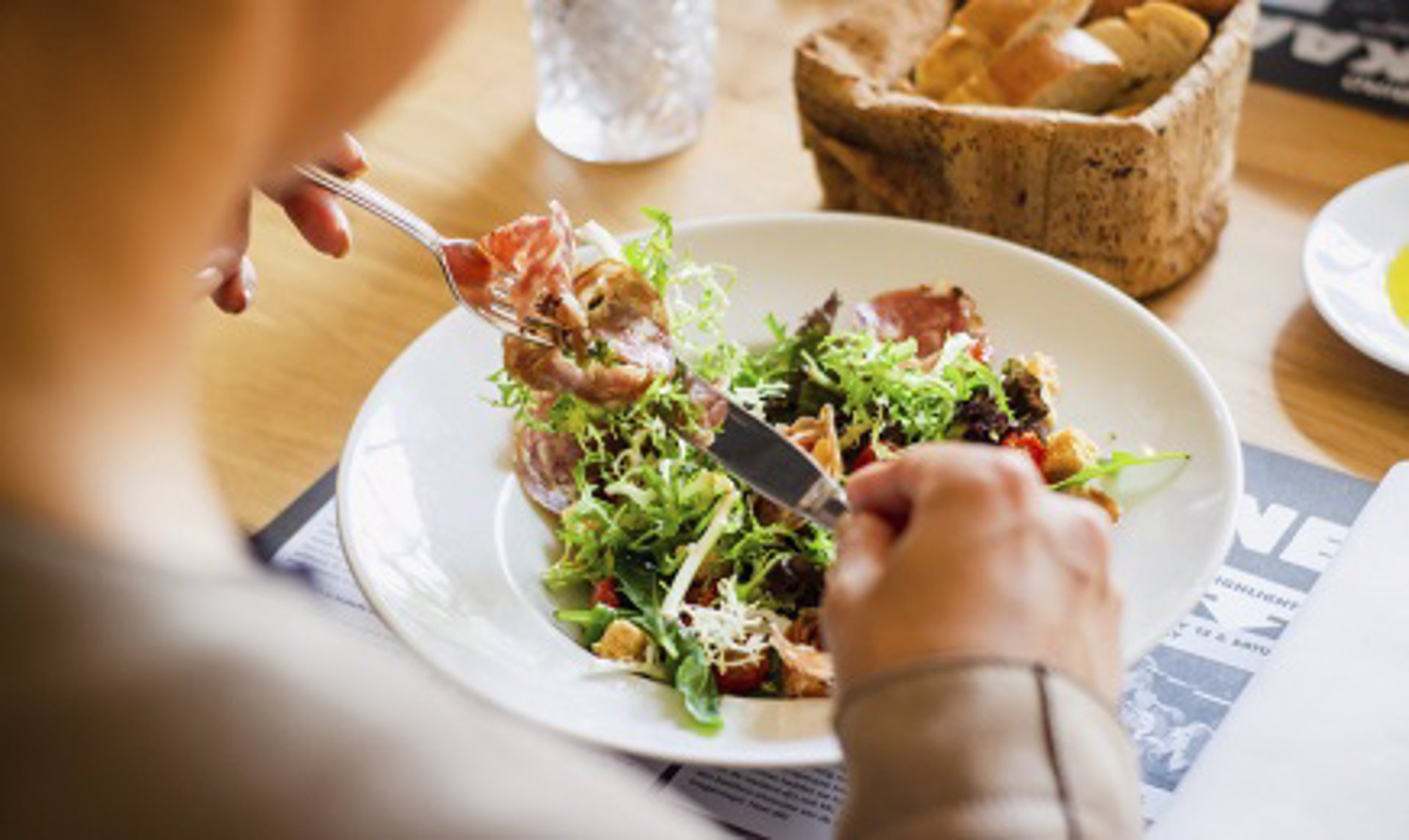 Expertos aconsejan seguir la dieta mediterránea durante las navidades